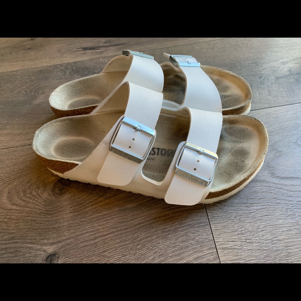 White leather Birkenstock size 38 (like a 8 1/2)